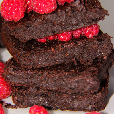 Brownie vegan cu avocado