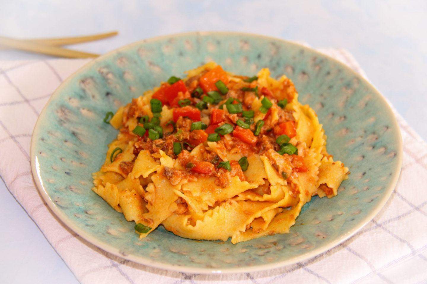 alt="pasta cu sardine in sos de rosii"